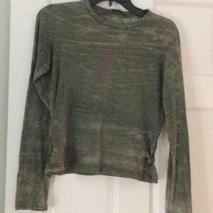 Women's Lightweight Olive Green Long-Sleeve Top